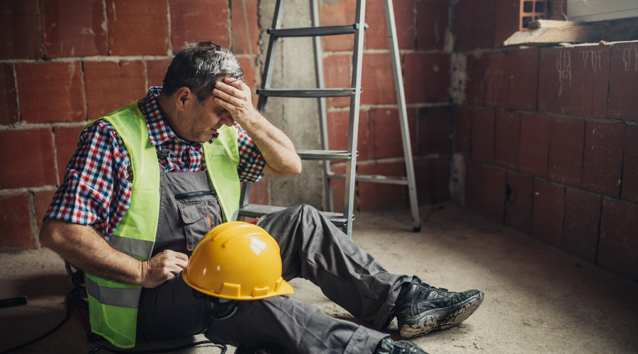 Infortunio sul posto di lavoro: come comportarsi?