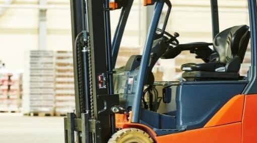 Carrelli elevatori e muletti: l’importanza dei patentini