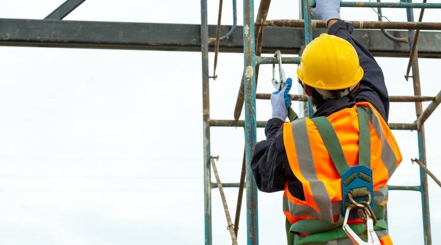 Aziende e settori ad alto rischio: sicurezza sul lavoro e obblighi di prevenzione